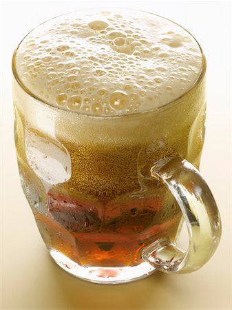 pint glass - Pint of brown ale Stock Photo - Rights-Managed, Code: 825-02308707