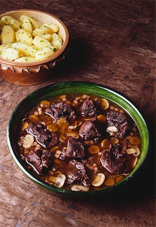 simsearch:652-03801464,k - Boeuf Bourguignon Photographie de stock - Rights-Managed, Code: 825-02302462