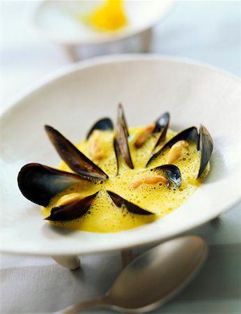 seafood haute cuisine dish food photo - creamed nasturtiums and bouchot mussels Stock Photo - Rights-Managed, Code: 825-02302559