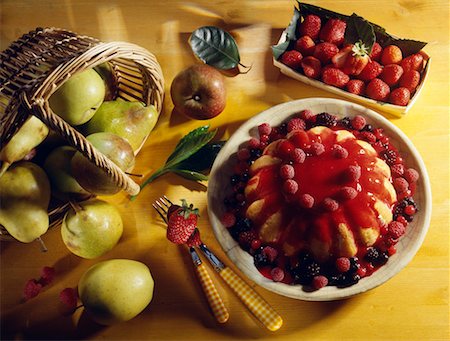 Summer fruit and pear charlotte dessert Stock Photo - Rights-Managed, Code: 825-02302733