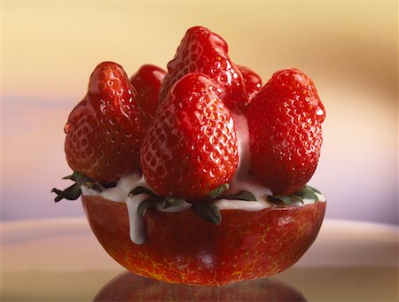 strawberry tartlet - Strawberry and apple dessert Stock Photo - Rights-Managed, Code: 825-02302802