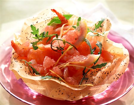 shrimp plate - grapefruit, smoked salmon and prawn salad Stock Photo - Rights-Managed, Code: 825-02302818