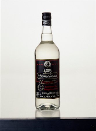 rum - Bouteille de rhum Damoiseau Photographie de stock - Rights-Managed, Code: 825-02302907