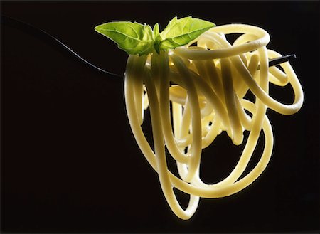 simsearch:825-02302544,k - Spaghettis on a fork Fotografie stock - Rights-Managed, Codice: 825-02303025