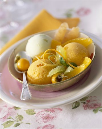 Lemon, orange and kumquat ice cream Foto de stock - Con derechos protegidos, Código: 825-02303287