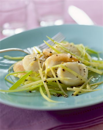 simsearch:825-02308305,k - scallops with leeks Foto de stock - Direito Controlado, Número: 825-02303293