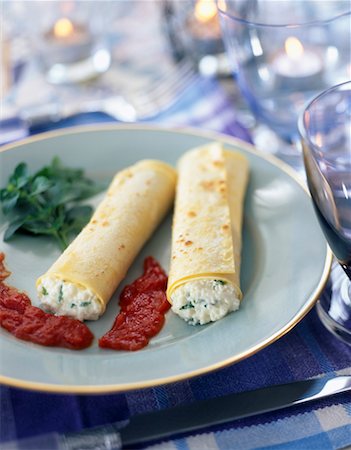 Cannelloni stuffed with brocciu Foto de stock - Con derechos protegidos, Código: 825-02303309