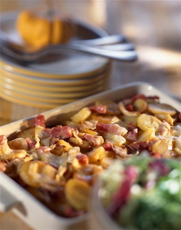 simsearch:825-02303660,k - cuisson de pommes de terre et bacon Photographie de stock - Rights-Managed, Code: 825-02303361