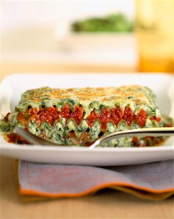 italian sausage lasagna Foto de stock - Con derechos protegidos, Código: 825-02303566