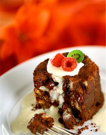 simsearch:825-02302544,k - chocolate pudding with vanilla cream Fotografie stock - Rights-Managed, Codice: 825-02303602