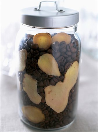 ginger-flavored coffee beans Stock Photo - Rights-Managed, Code: 825-02303709