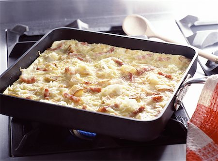 fire in gas stove - bacon and cheese omelette Stock Photo - Rights-Managed, Code: 825-02303775