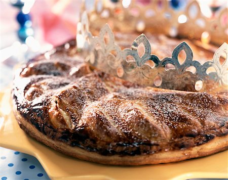 epiphany cake - apple galette des rois cake Stock Photo - Rights-Managed, Code: 825-02303908