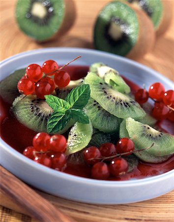 simsearch:825-02307900,k - kiwi and redcurrant salad Stock Photo - Rights-Managed, Code: 825-02303966