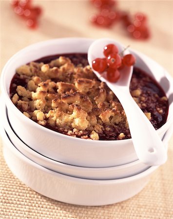 summer fruit crumble Stock Photo - Rights-Managed, Code: 825-02303967