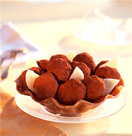 simsearch:825-05985047,k - Chocolate truffles Stock Photo - Rights-Managed, Code: 825-03626897