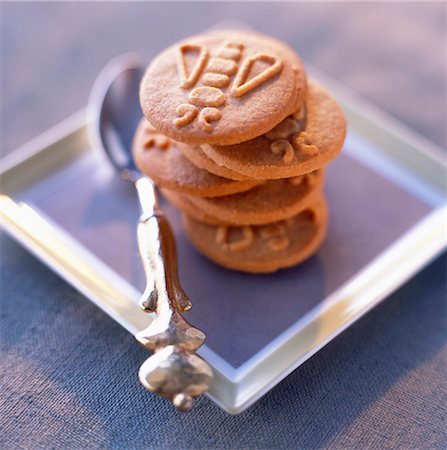 stack of biscuits - Crunchy honey cookies Stock Photo - Rights-Managed, Code: 825-03627046