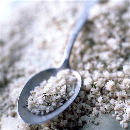 salad ingredients - Coarse grey salt Foto de stock - Con derechos protegidos, Código: 825-03627050