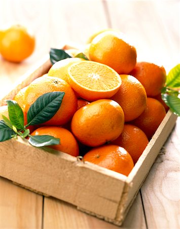 Crate of oranges Foto de stock - Con derechos protegidos, Código: 825-03627144