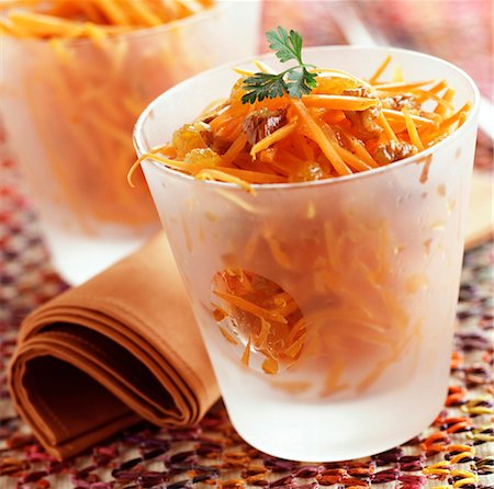 Grated carrots with raisins and walnut oil Stock Photo - Rights-Managed, Code: 825-03627357