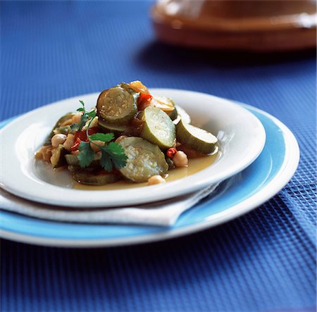 Chickpea and courgette tajine Foto de stock - Con derechos protegidos, Código: 825-03627454