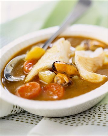 potato soup - Seafood Minestrone Foto de stock - Con derechos protegidos, Código: 825-03627522