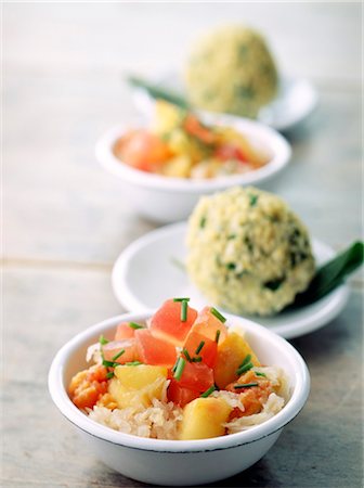 simsearch:652-03803176,k - Boules de millet à la sauce tomate Photographie de stock - Rights-Managed, Code: 825-03627706