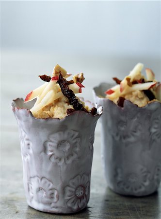 Creamed oats with fruits Foto de stock - Con derechos protegidos, Código: 825-03627711