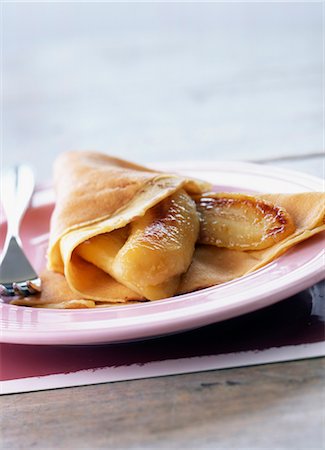 simsearch:825-03628530,k - banana flambé pancake Stock Photo - Rights-Managed, Code: 825-03627735