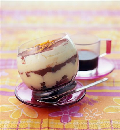 Chocolate and orange Tiramisu Foto de stock - Con derechos protegidos, Código: 825-03627845