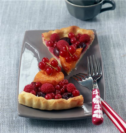 Four fruit tart Stock Photo - Rights-Managed, Code: 825-03627847