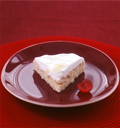 simsearch:825-05989734,k - Barranx cake Stock Photo - Rights-Managed, Code: 825-03627851