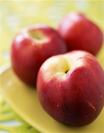 Apples Stock Photo - Rights-Managed, Code: 825-03627881