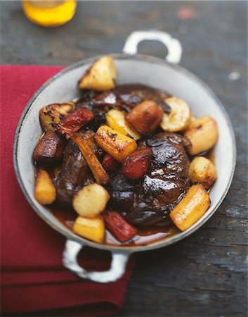 parsnip - Ragoût de boeuf avec légumes démodés Photographie de stock - Rights-Managed, Code: 825-03628149