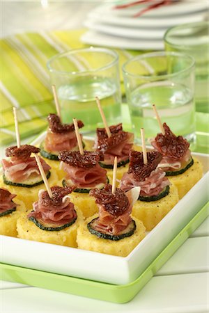 polenta avec amuse-gueules jambon cru Photographie de stock - Rights-Managed, Code: 825-03628246