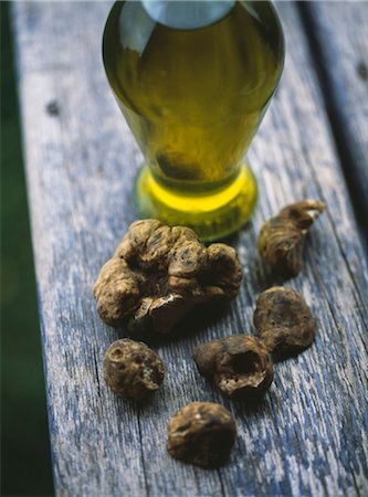 Olive oil and white truffles Stock Photo - Rights-Managed, Code: 825-03628518