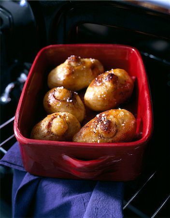 simsearch:652-03800846,k - Stuffed potatoes Foto de stock - Con derechos protegidos, Código: 825-03628586