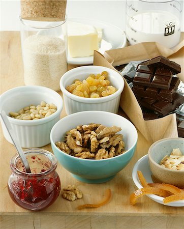 Assorted products from the larder for pastries Foto de stock - Con derechos protegidos, Código: 825-03628760