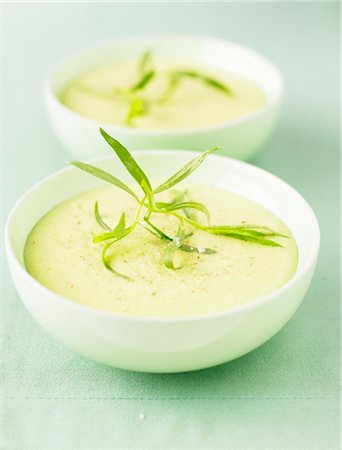 simsearch:825-05813816,k - Cream of white asparagus with tarragon Foto de stock - Con derechos protegidos, Código: 825-03628876