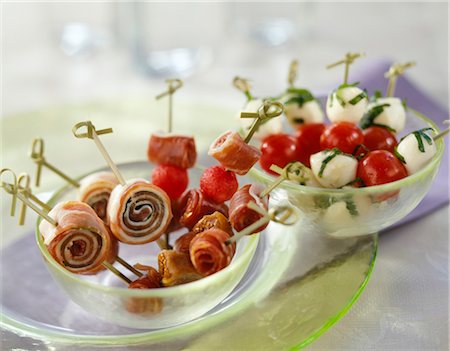 simsearch:652-03804219,k - Sélection des brochettes apéritif Photographie de stock - Rights-Managed, Code: 825-03628909