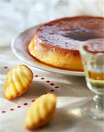 Crème caramel, honey  madeleines Stock Photo - Rights-Managed, Code: 825-03628972