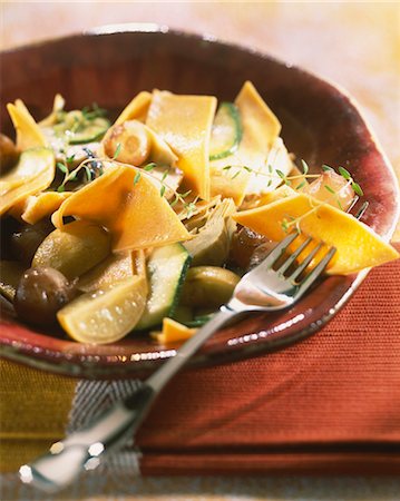 short pasta - Maltagliatis with artichokes and confit lemons Stock Photo - Rights-Managed, Code: 825-03629009