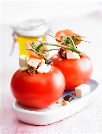 pine nut - Tomates farcies à l'italienne Photographie de stock - Rights-Managed, Code: 825-03629037