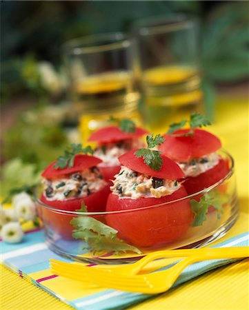 simsearch:652-03634065,k - Tomatoes stuffed with tuna and capers Foto de stock - Con derechos protegidos, Código: 825-03629101