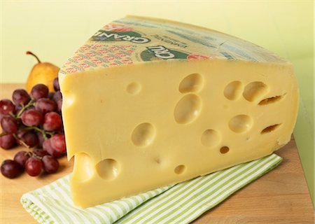 emmental - Large portion of Emmental Fotografie stock - Rights-Managed, Codice: 825-03629374