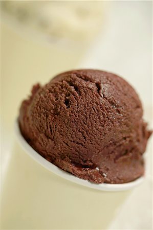 scooped ice cream - Chocolate ice cream Stock Photo - Rights-Managed, Code: 825-03629554