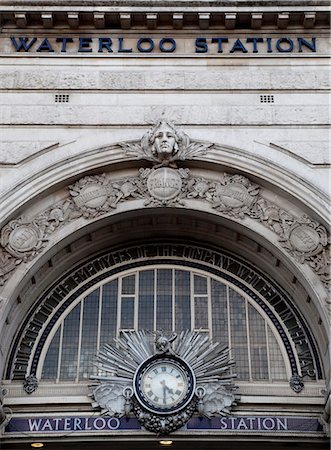simsearch:832-08007692,k - UK, England, South London; London, Exterior detail of Waterloo station Foto de stock - Con derechos protegidos, Código: 832-08007517