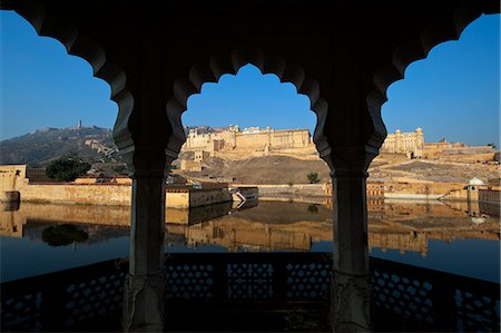 scalloped - Looking out of archways to Amber Fort; Amer, Jaipur, India Stock Photo - Rights-Managed, Code: 832-08007569