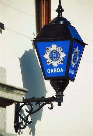 simsearch:832-02254615,k - Un signe de la Garda Siochana, Irlande Photographie de stock - Rights-Managed, Code: 832-02254622