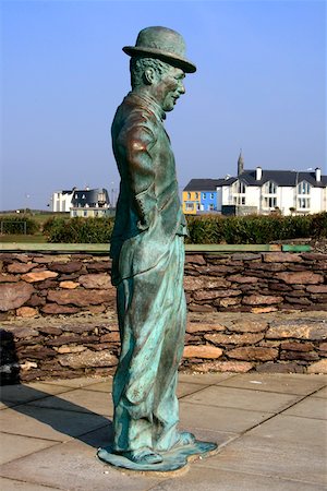 Waterville, County Kerry, Ireland Charlie Chaplin statue Foto de stock - Con derechos protegidos, Código: 832-02255551